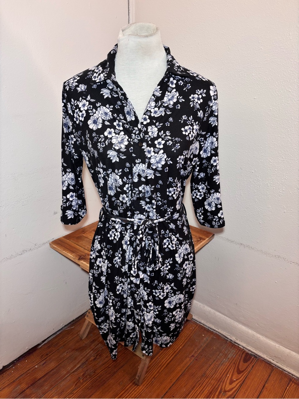 Birch & Stone Button Front Floral MIDI Dress NWT